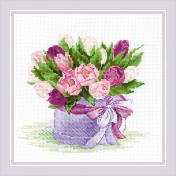 Тюльпаны в шляпной коробке Риолис 2003, цена 618 руб. - интернет-магазин Мадам Брошкина